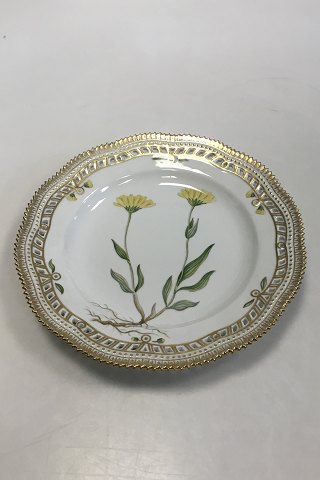 Royal Copenhagen Flora Danica Plate with pierced border No 20/3553