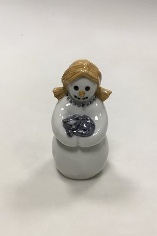 Royal Copenhagen Figurine of Snow Woman with Cat No 018