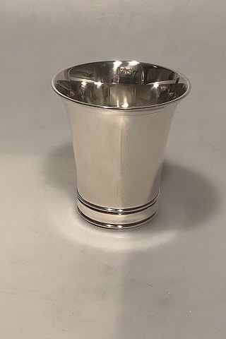Art Deco Gran og laglye Cup in Silver