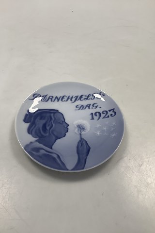 Royal Copenhagen Childrens Help Day plate from 1923