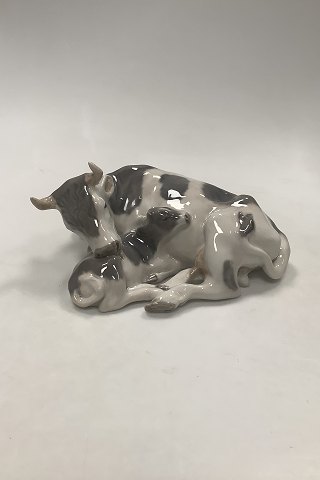 Royal Copenhagen Figurine Cow with Calf No 800