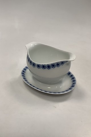 Bing and Grondahl Elsa Gravy Boat no 311