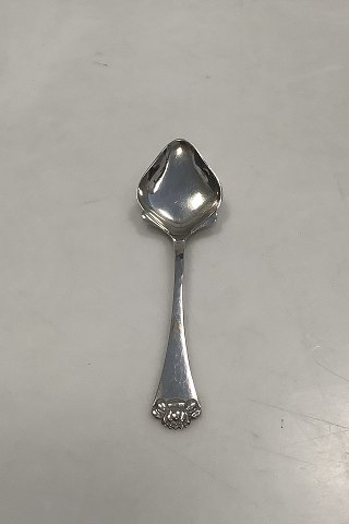 Water Lilly Grape Fruit Spoon in Silver