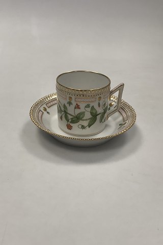 Royal Copenhagen Flora Danica Chocolate Cup No 20 / 3513