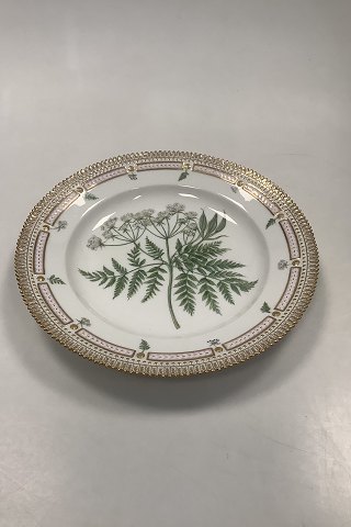 Royal Copenhagen Flora Danica Dinner Plate No. 624 ( 20 / 3549 )