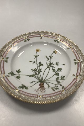 Royal Copenhagen Flora Danica Dinner Plate No. 624 ( 20 / 3549 )