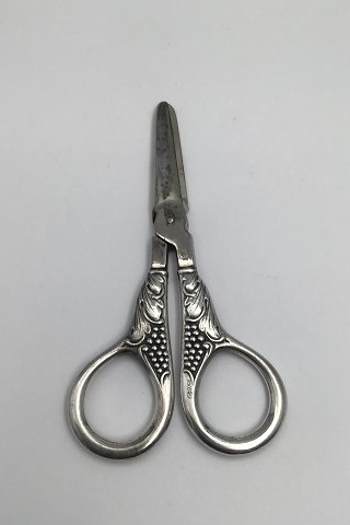 Norwegian? Silver / Steel Grape Scissors