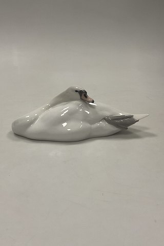 Royal Copenhagen Swan Figurine No 606