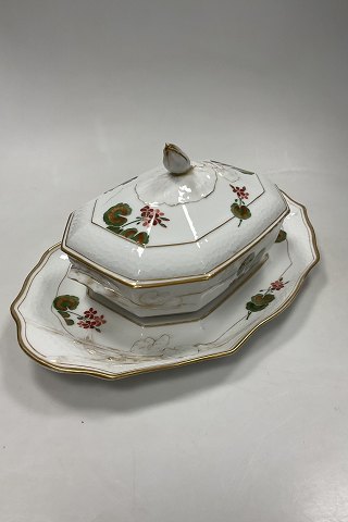 Royal Copenhagen Art Nouveau Pattern No. 225 Geranium Tureen with underplate No. 
2038