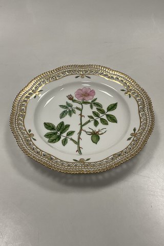 Royal Copenhagen Flora Danica Pierced Dinner Plate No 20/3553