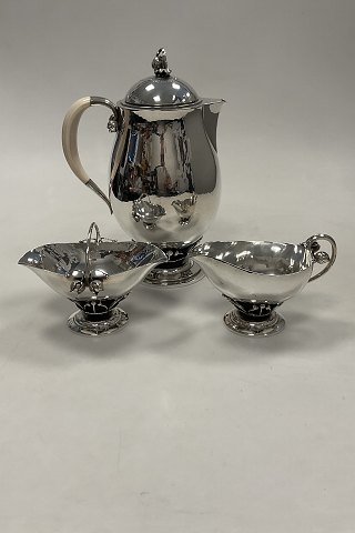 Georg Jensen Sterling Silver Coffee Pot, Sugar Bowl og Creamer No. 235