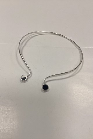 Alton Open Neckring in Sterling Silver with black stones