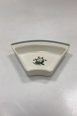 Royal Copenhagen Quaking Grass Cabaret Dish No. 884/9776