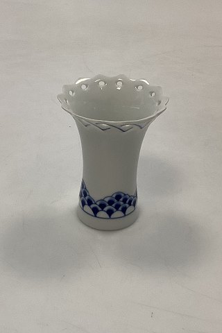 Bing and Grondahl Kronberg Small Vase No. 673 with Pierced Lace Border