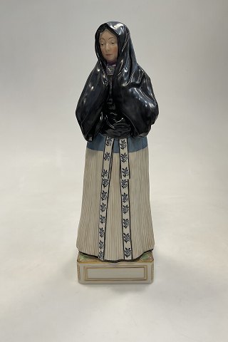Royal Copenhagen overglaze Figurine Carl Martin-Hansen Marchen Chrilles Bachers Datter Kirkedragt, Amager 30 cm No 12107