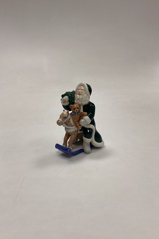 Royal Copenhagen Figurine Santa Claus of the Year 2005 No. 771