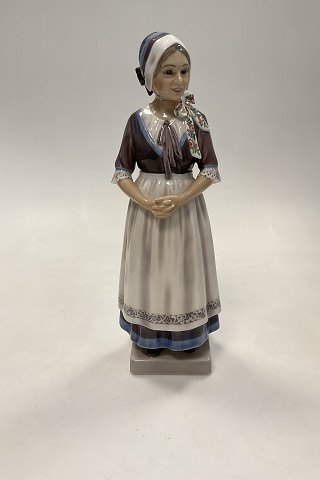Dahl Jensen Figurine Hedebo Girl No. 1142