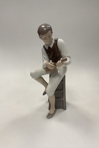 Bing and Grondahl Figurine - Mandolin player No. 1600