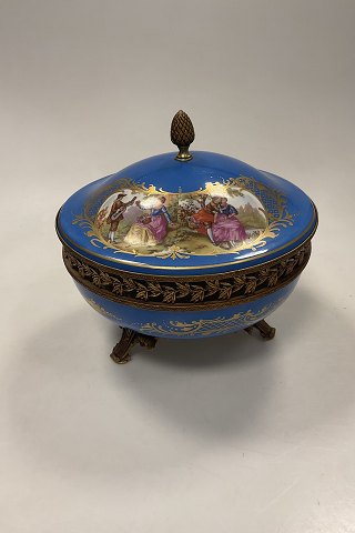 Round Bowl in porcelain with Bronze mounting in Sevres Style