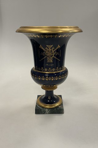 French Sevres Vase in Blå with gold Decoration