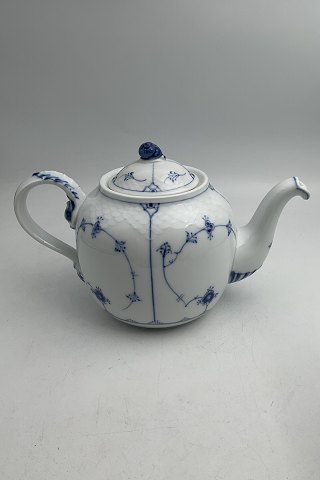 Bing and Grøndahl Blue Traditional / Blue Fluted Tea Pot No. 656