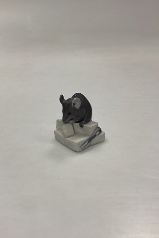 Royal Copenhagen Figurine - Mouse on Sugar Lumps No. 510
