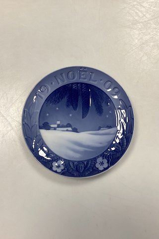 Royal Copenhagen Christmas Plate with French inscription: Noël 1909