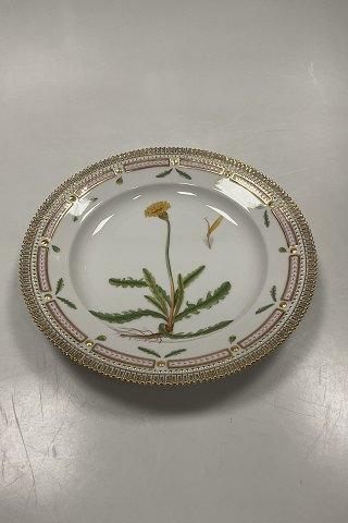 Royal Copenhagen Flora Danica Dinner Plate No 3549.