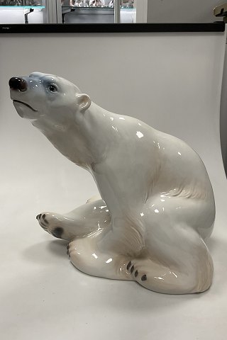 Royal Copenhagen Figurine Giant Polar Bear No. 442