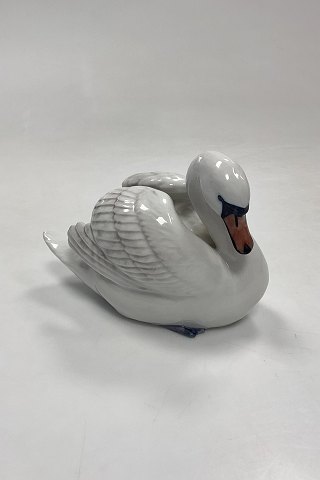 Royal Copenhagen Swan Figurine No. 359