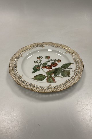 Royal Copenhagen Privat painted Flora Danica Fruit Plate No. 3554