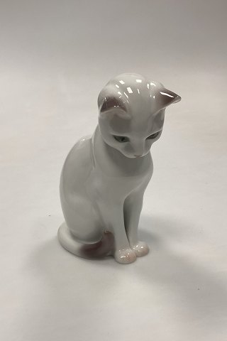 Bing and Grondahl Figurine Sitting Cat No. 2476