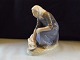 Royal Copenhagen Figurine Woman feeding Cat No 1012