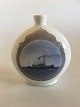 Royal Copenhagen Vase No 1715 med Ship and Three Lions and Nine Hearts