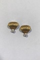 Bernhardt Hertz 14 ct. Gold Earclips with a pearl and  barkfinish