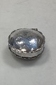 Antique pill box / snuff box in silver