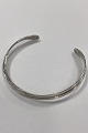Modern Open Neckring in Silver. 