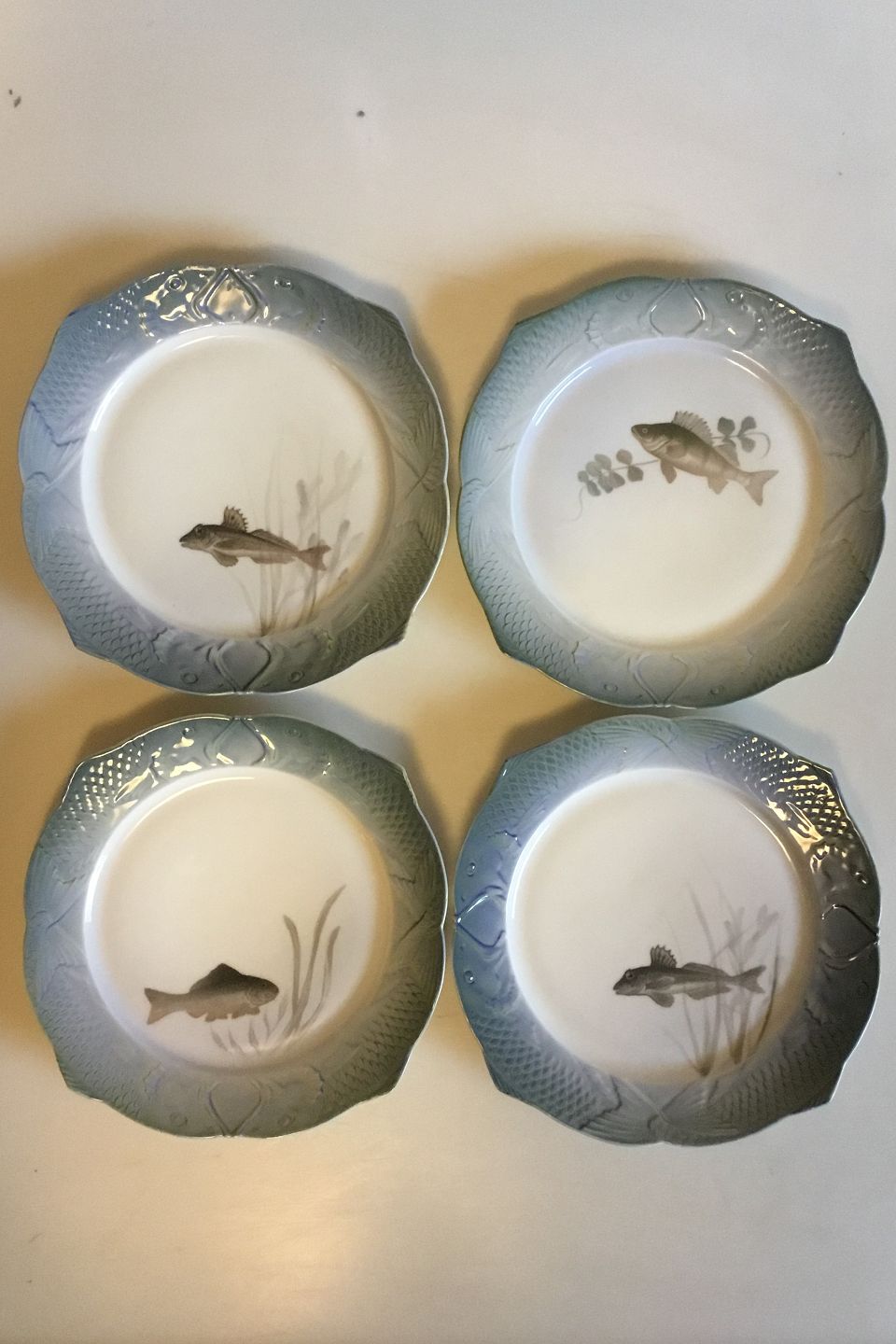 Danam Antik * Set of 12 Royal Copenhagen Art Nouveau Fisk Service plates  with Fish bordr No 30