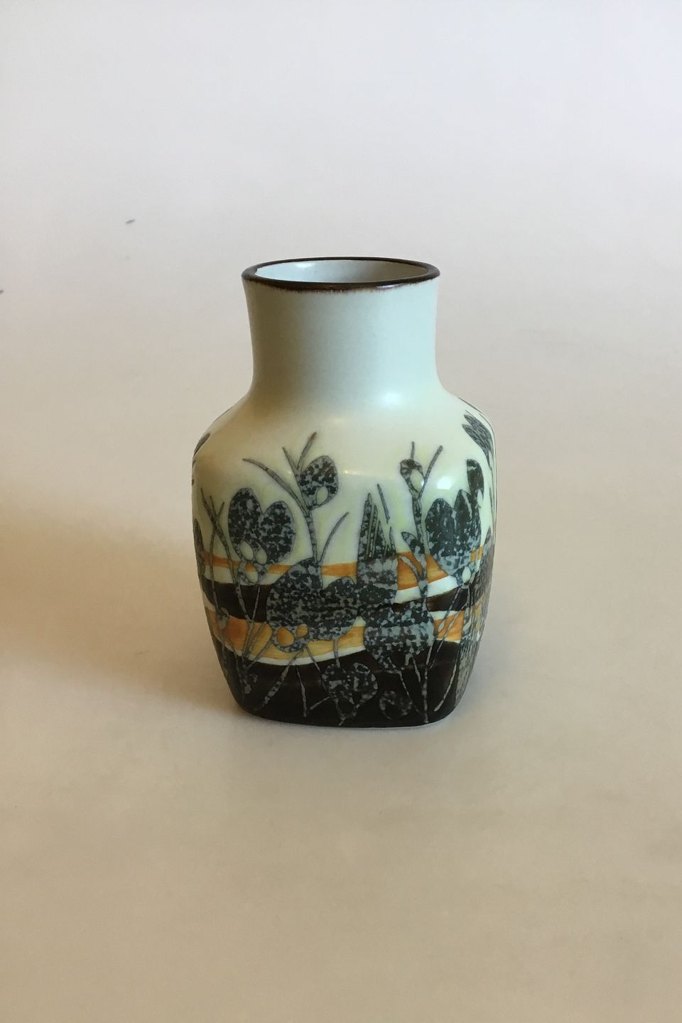 Danam Royal Earthenware Vase No 963/3361
