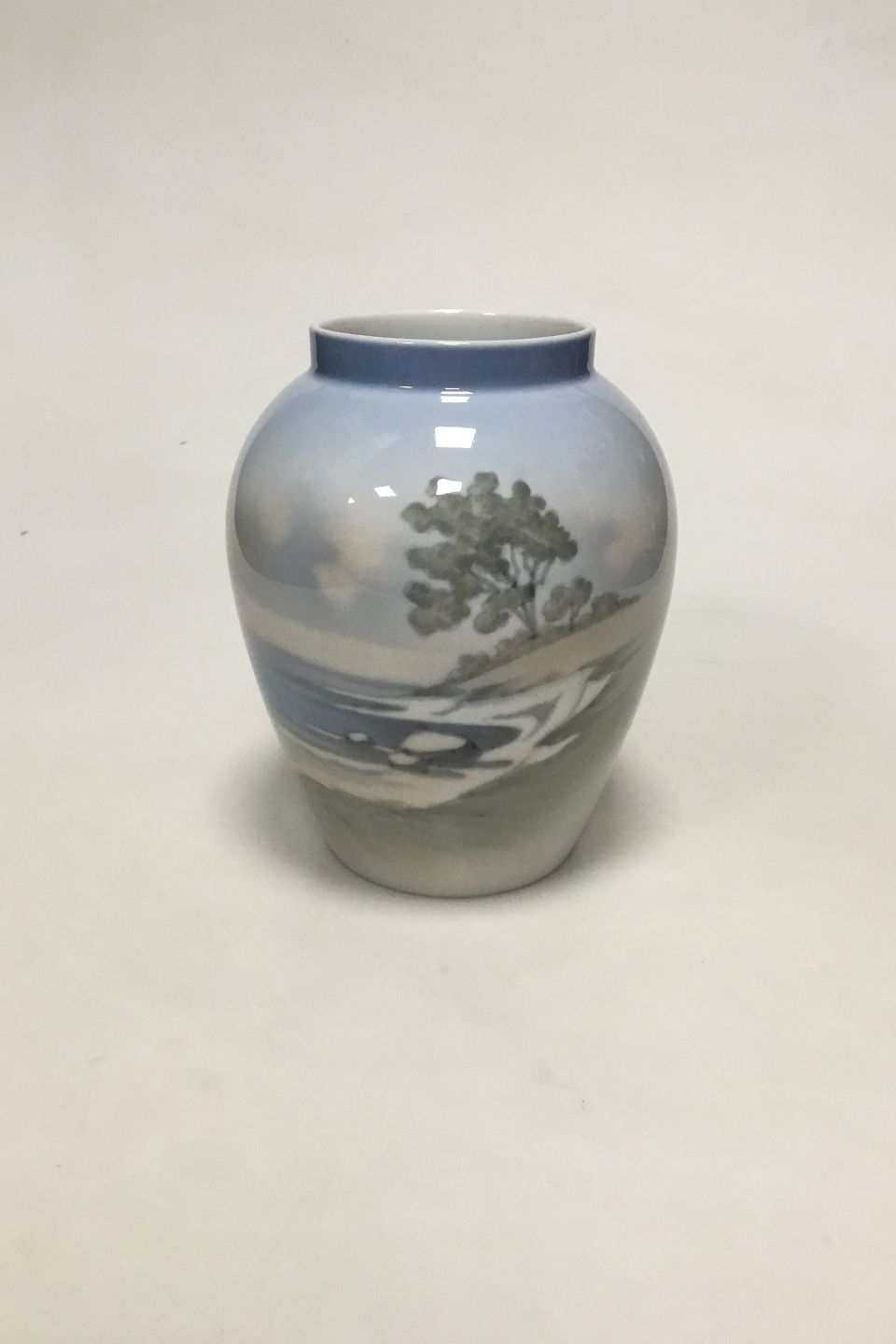 Danam Antik * Lyngby Porcelain Vase No 74-3/85