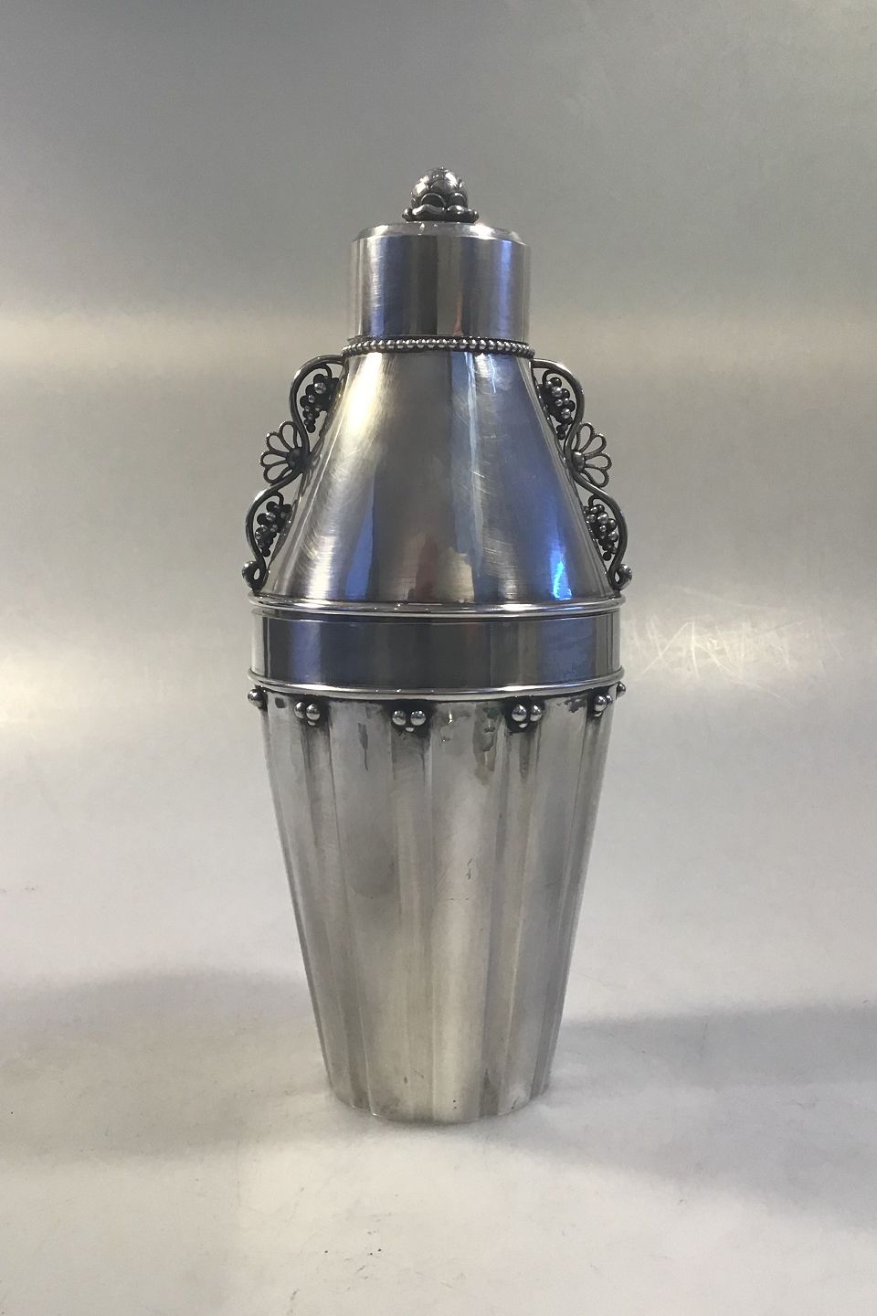 overvældende opfindelse Konsekvenser Danam Antik * Georg Jensen Sterling Silver Cocktail Shaker No 497A