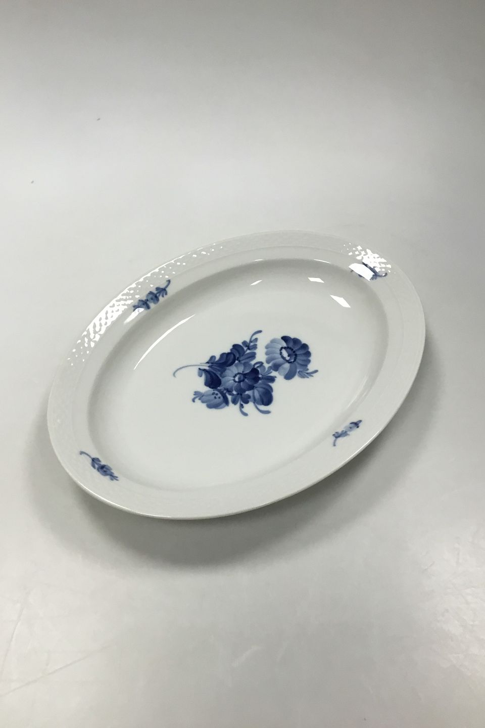 Danam Antik * Royal Copenhagen Blue Flower Braided Oval Dish No 8016